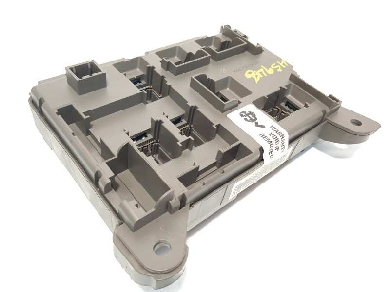 CAJA RELES / FUSIBLES 6931687 61146931687