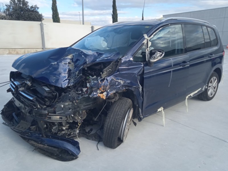VOLKSWAGEN TOURAN (5T1)