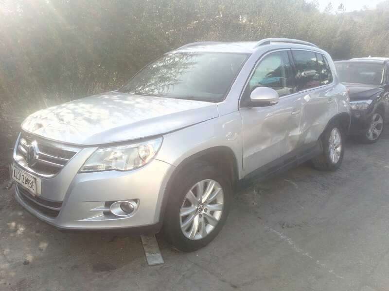 VOLKSWAGEN TIGUAN (5N1)