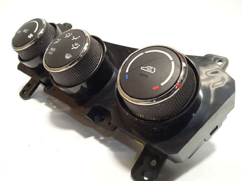 Recambio de mando climatizador para ssangyong korando 2.0 td cat referencia OEM IAM 6871034001 2