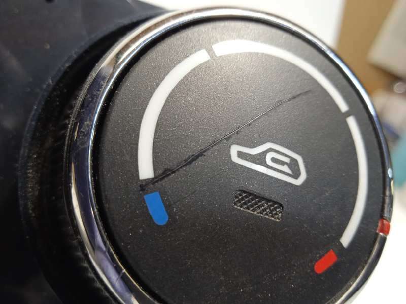 Recambio de mando climatizador para ssangyong korando 2.0 td cat referencia OEM IAM 6871034001 3