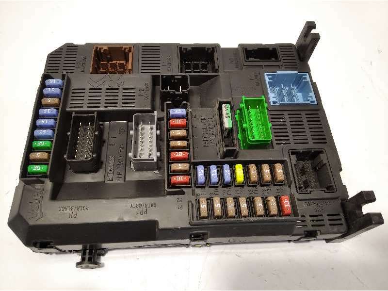 Recambio de caja reles / fusibles para peugeot 208 1.6 16v hdi fap referencia OEM IAM 9807531680  1612139080 - Gris 3