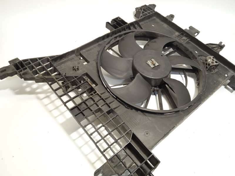 Recambio de electroventilador para dacia duster 1.5 dci diesel cat referencia OEM IAM 8200880555 - Blanco 2