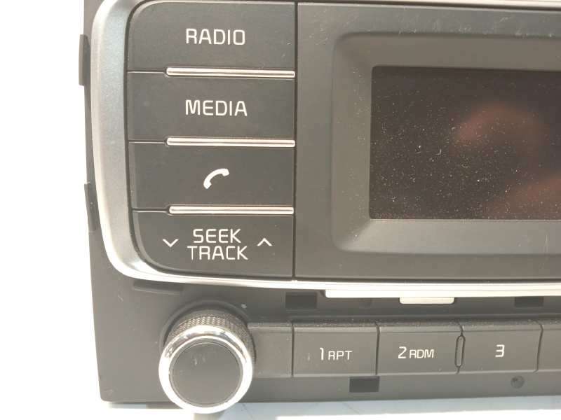 Recambio de sistema audio / radio cd para kia rio drive referencia OEM IAM 961701W770CA - Blanco 3