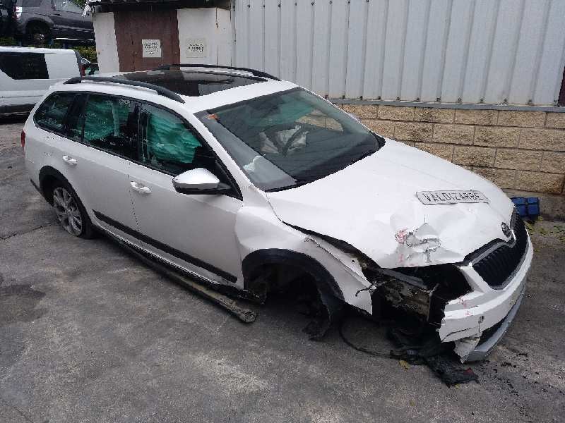 SKODA OCTAVIA COMBI (5E5)