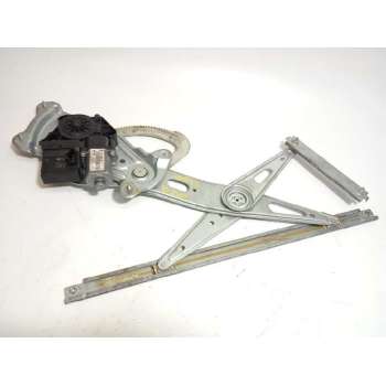 ELEVALUNAS DELANTERO DERECHO 807300011R 
