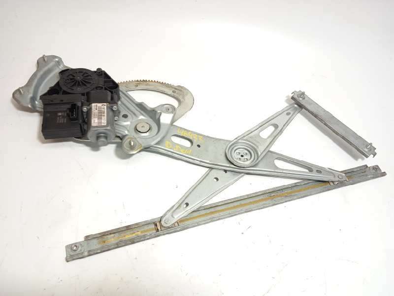 ELEVALUNAS DELANTERO DERECHO 807300011R 