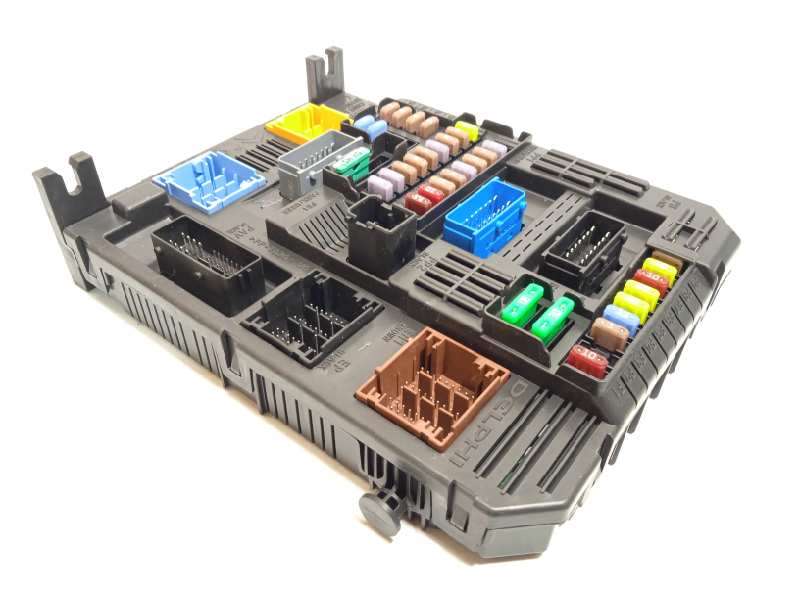 CAJA RELES / FUSIBLES 9832880280 1681050580 28709099