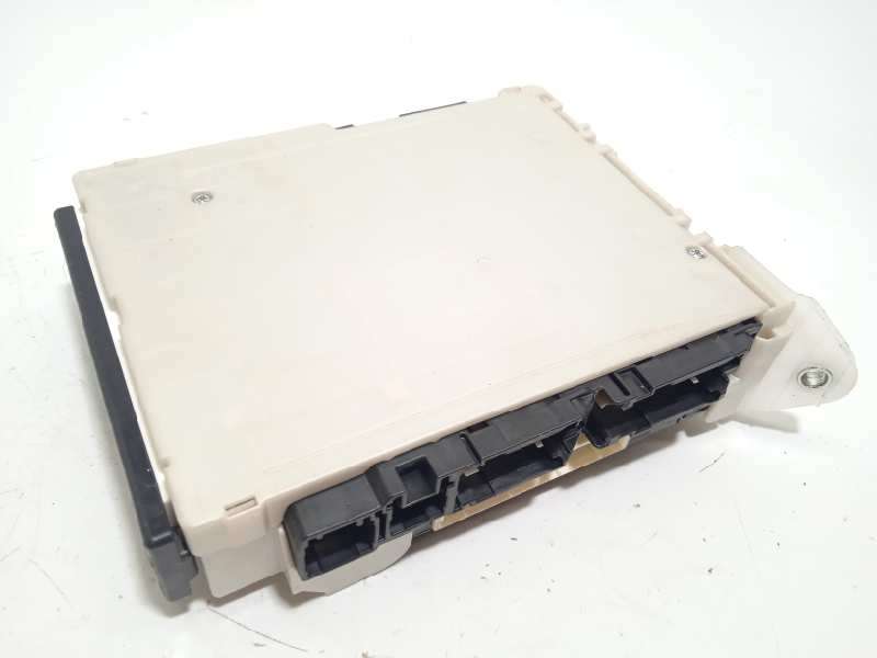 Recambio de caja reles / fusibles para toyota prius (zvw50) basis referencia OEM IAM 8922147550  2381003241 - Negro 3