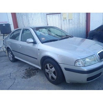 skoda octavia berlina (1u2) del año 2001