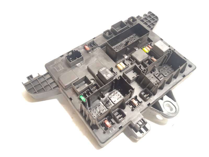 Recambio de caja reles / fusibles para opel astra j lim. 1.3 16v cdti referencia OEM IAM 13343950  365927271 - Blanco 2