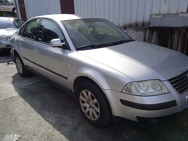 VOLKSWAGEN PASSAT BERLINA (3B3)