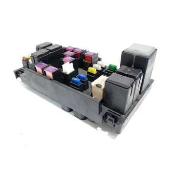 CAJA RELES / FUSIBLES 82241AG070 