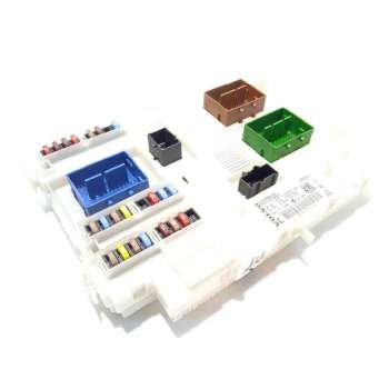 CAJA RELES / FUSIBLES 31412969 31412969AA
