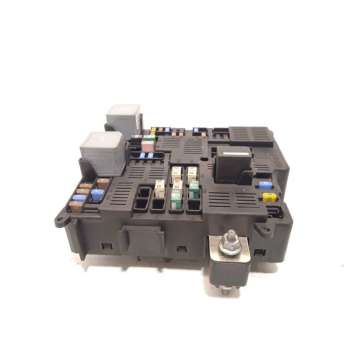 CAJA RELES / FUSIBLES 31473770 