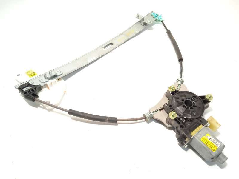 ELEVALUNAS DELANTERO DERECHO 82460H8000 