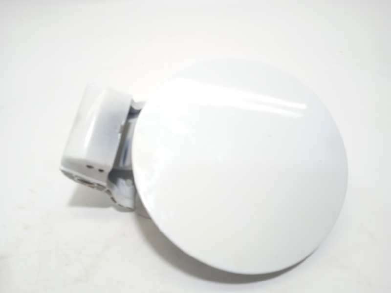 Recambio de tapa exterior combustible para kia sportage 1.7 crdi cat referencia OEM IAM 695103W000 - Blanco