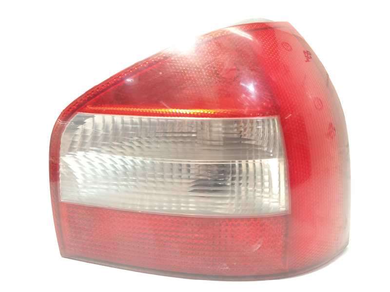 PILOTO TRASERO DERECHO 8L0945096B 