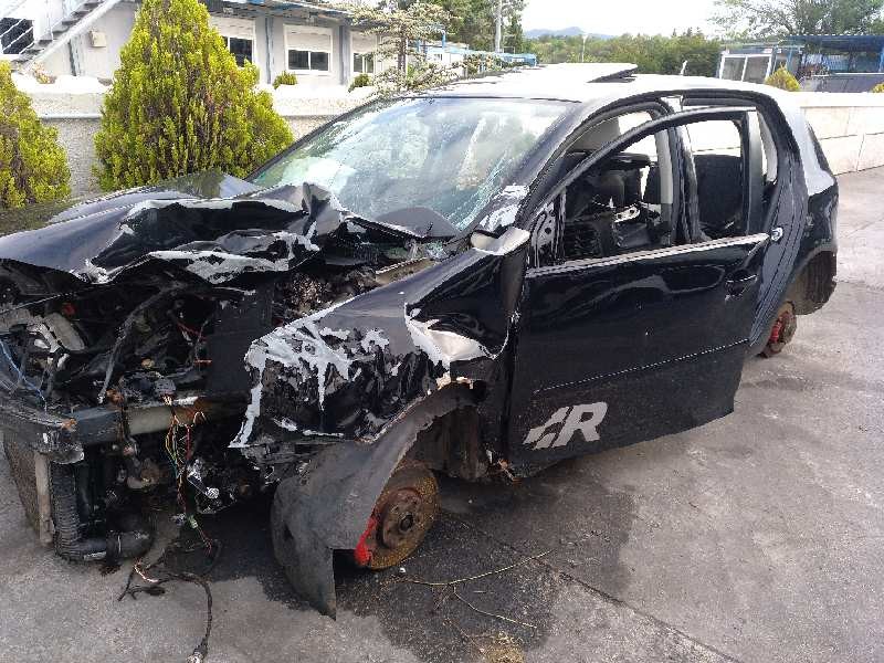 VOLKSWAGEN GOLF V BERLINA (1K1)