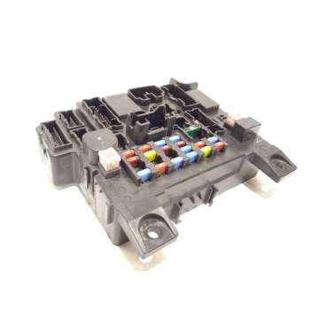 CAJA RELES / FUSIBLES 8637A641 