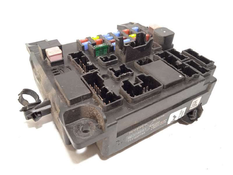Recambio de caja reles / fusibles para mitsubishi asx (ga0w) 1.8 di-d cat referencia OEM IAM 8637A641 - Blanco 2