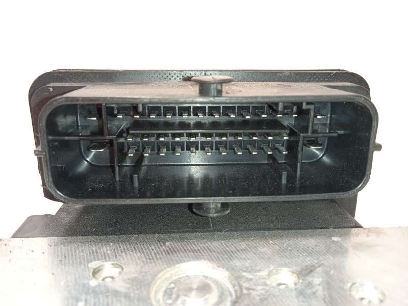 Recambio de abs para hyundai i20 active tecno referencia OEM IAM 58920C8390 6158945200 C858924650 4