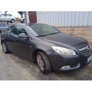 opel insignia berlina del año 2010