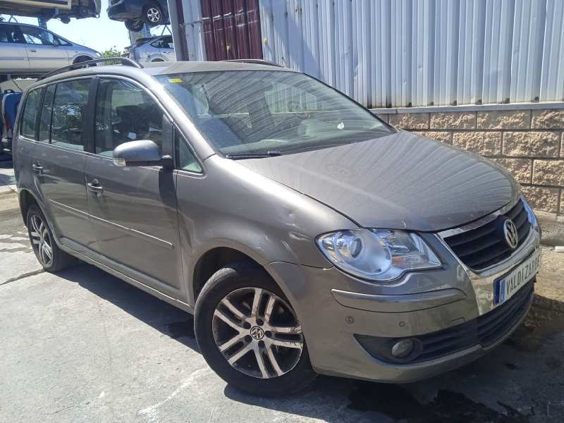 VOLKSWAGEN TOURAN (1T2)