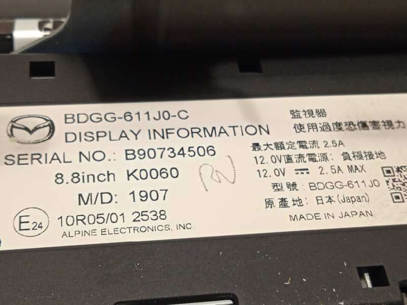 Recambio de pantalla multifuncion para mazda 3 sedán (bp) zenith-x referencia OEM IAM BDGG611J0C  BDGG 6