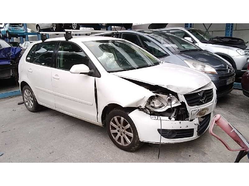 VOLKSWAGEN POLO (9N3)