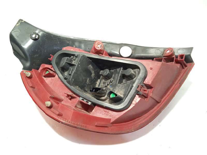 Recambio de piloto trasero derecho para renault clio iii 1.5 dci diesel referencia OEM IAM 8200886946 - Blanco 3