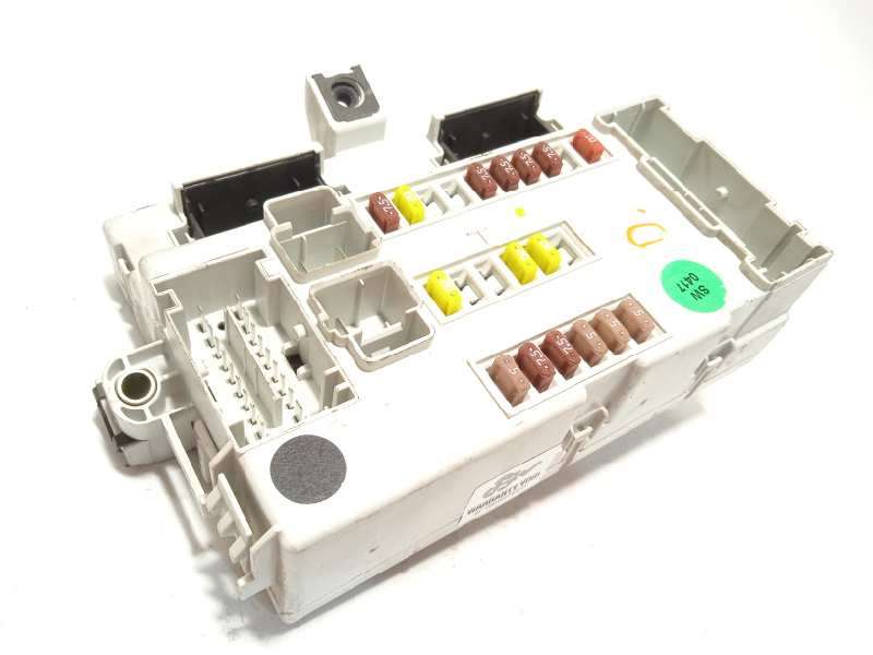 Recambio de caja reles / fusibles para fiat 500 l (330) pop star referencia OEM IAM 52007597 - Blanco 2