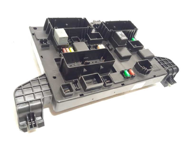 CAJA RELES / FUSIBLES 13302300 13343950