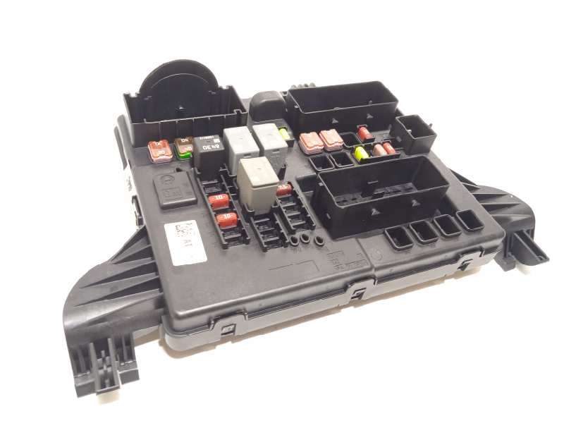CAJA RELES / FUSIBLES 13485565 