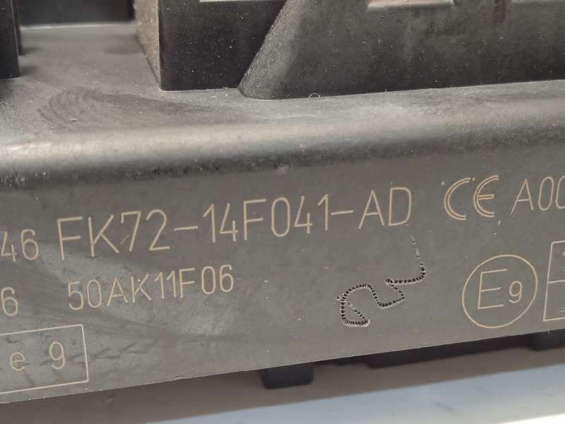 Recambio de caja reles / fusibles para land rover discovery sport 2.0 td4 cat referencia OEM IAM FK7214F041AD LR078822 - Rojo 4