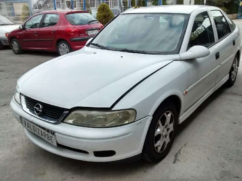 OPEL VECTRA B BERLINA