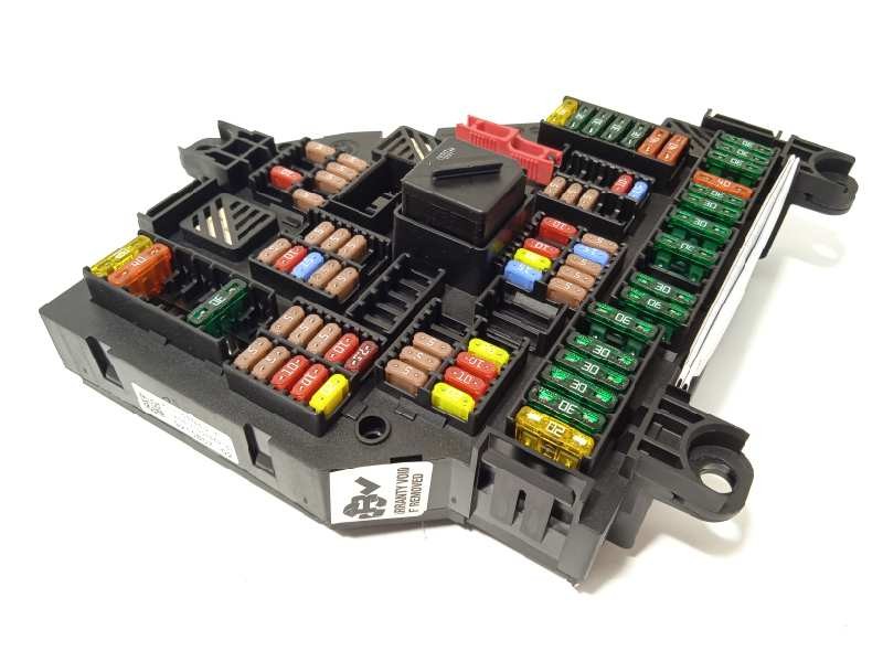 CAJA RELES / FUSIBLES 9210857 61149210857
