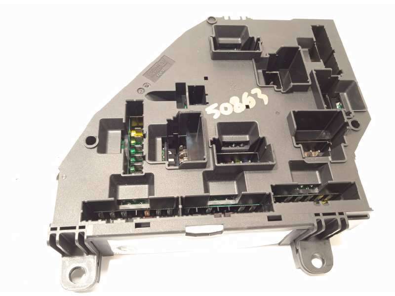 Recambio de caja reles / fusibles para bmw serie 5 lim. (f10) 525d referencia OEM IAM 9210857  61149210857 3