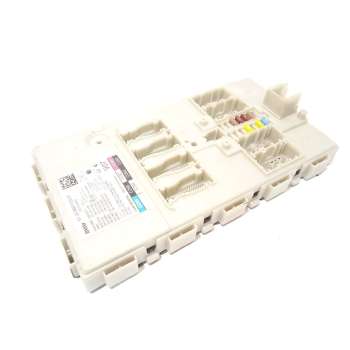 CAJA RELES / FUSIBLES 61358801722 A2C12246107