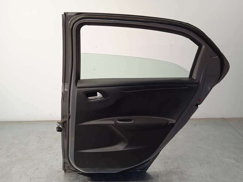 Recambio de puerta trasera derecha para citroën c-elysée shine referencia OEM IAM 9675190680 4