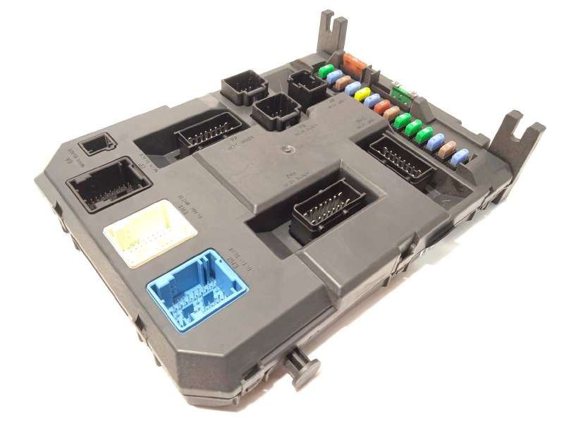 CAJA RELES / FUSIBLES 9666952280 1663371380 