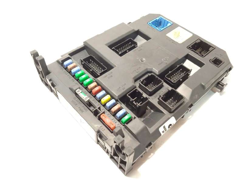 Recambio de caja reles / fusibles para citroën c3 live edition referencia OEM IAM 9666952280 1663371380 - Negro 2