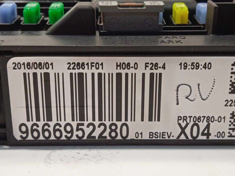 Recambio de caja reles / fusibles para citroën c3 live edition referencia OEM IAM 9666952280 1663371380 - Negro 4