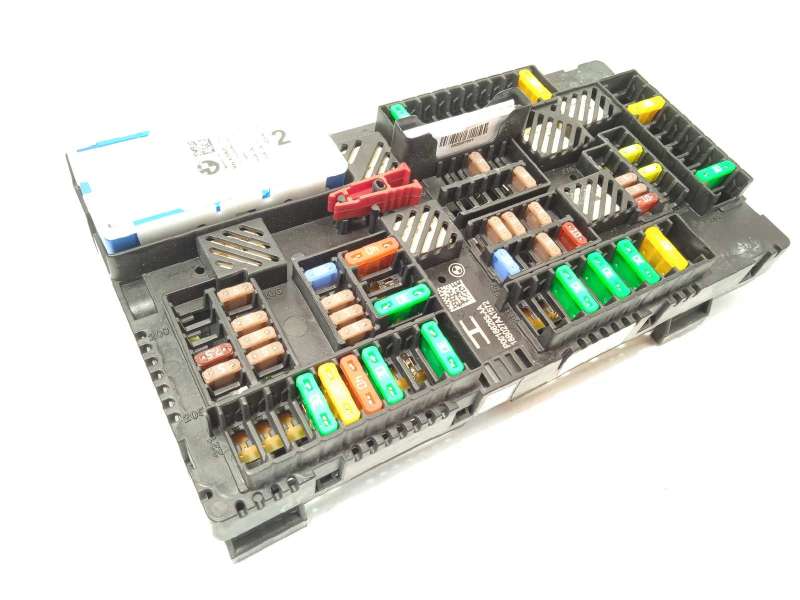 CAJA RELES / FUSIBLES 61146828074 
