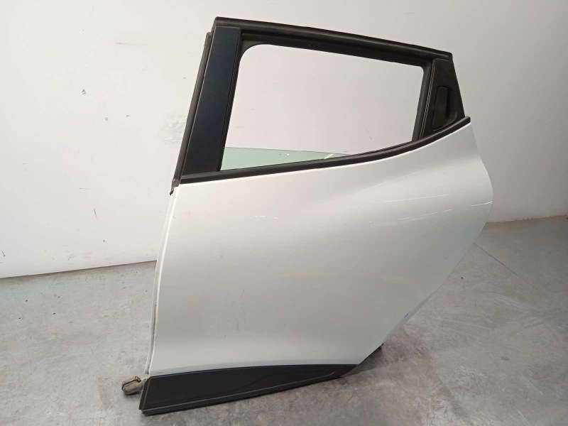 Recambio de puerta trasera izquierda para renault clio iv 1.5 dci diesel fap referencia OEM IAM 821016892R - Blanco 2