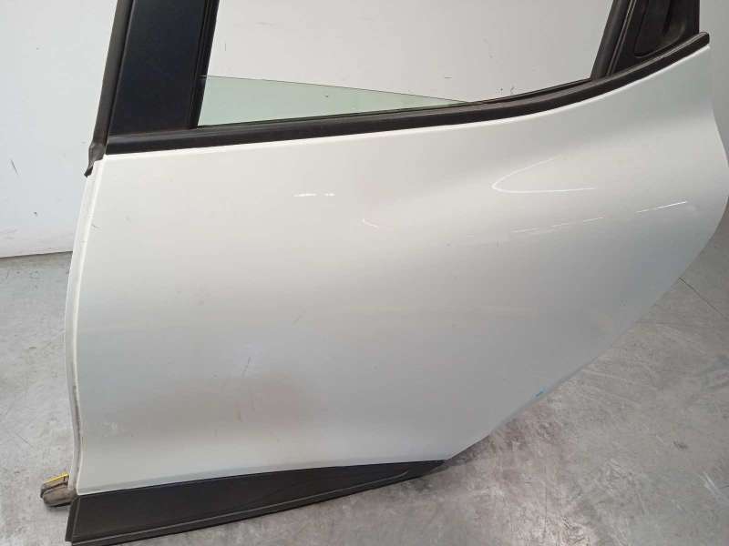 Recambio de puerta trasera izquierda para renault clio iv 1.5 dci diesel fap referencia OEM IAM 821016892R - Blanco 3