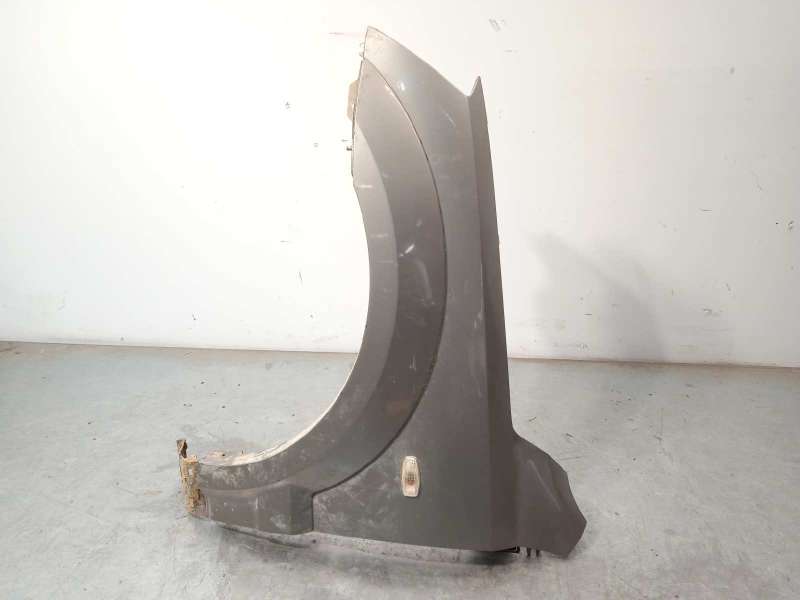 Recambio de aleta delantera izquierda para kia sorento 2.5 crdi cat referencia OEM IAM 663113E141 2