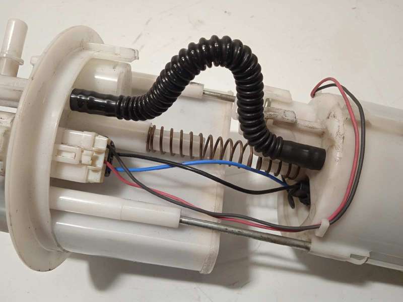 Recambio de bomba combustible para toyota aygo (kgb/wnb) 1.0 cat referencia OEM IAM 770200H030 - Blanco 5