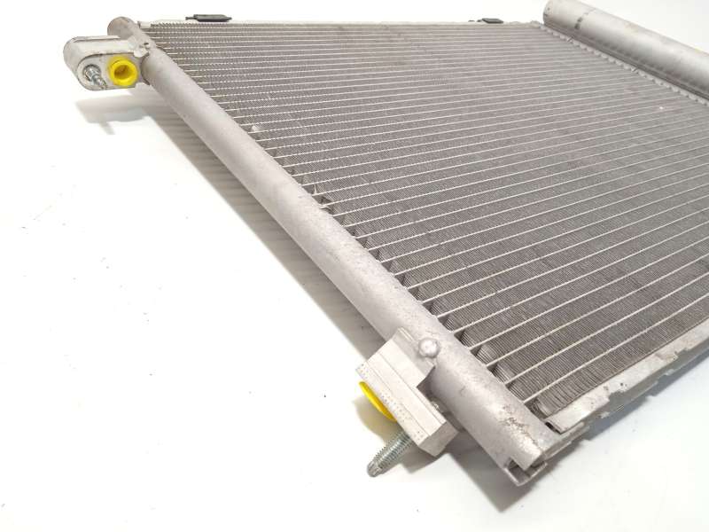 Recambio de condensador / radiador aire acondicionado para citroën c3 iii (sx) 1.2 puretech 82 referencia OEM IAM 9674813580 645 - Blanco 2