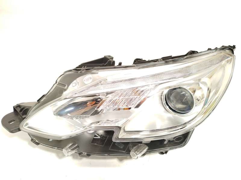 Recambio de faro izquierdo para peugeot 2008 i (cu_) 1.2 thp 110 / puretech 110 referencia OEM IAM 9815405680  90106474 2
